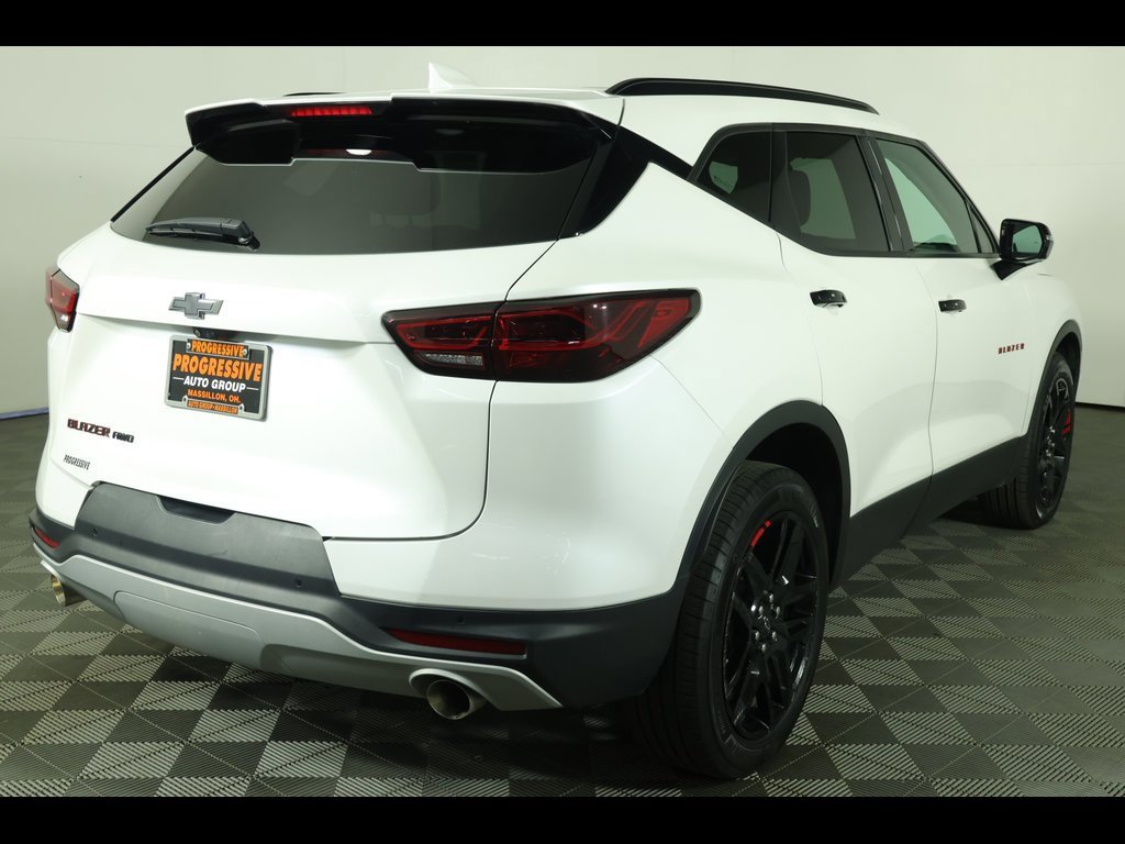 2024 Chevrolet Blazer 3LT photo 2