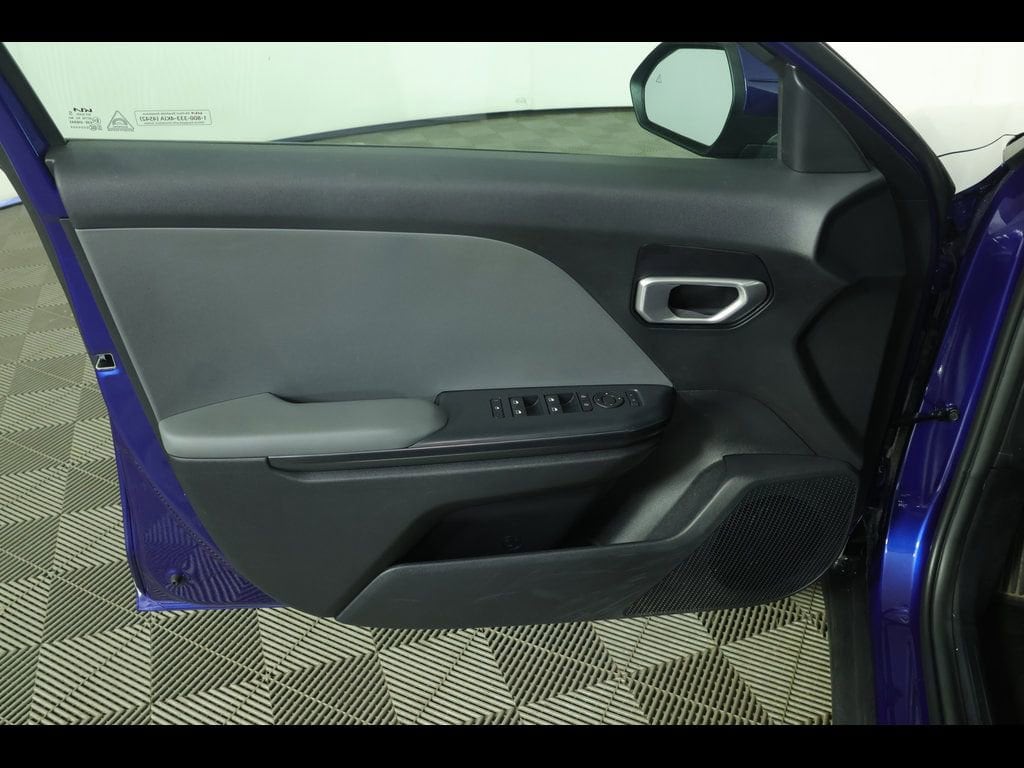 2025 Kia K4 LXS - Photo 21