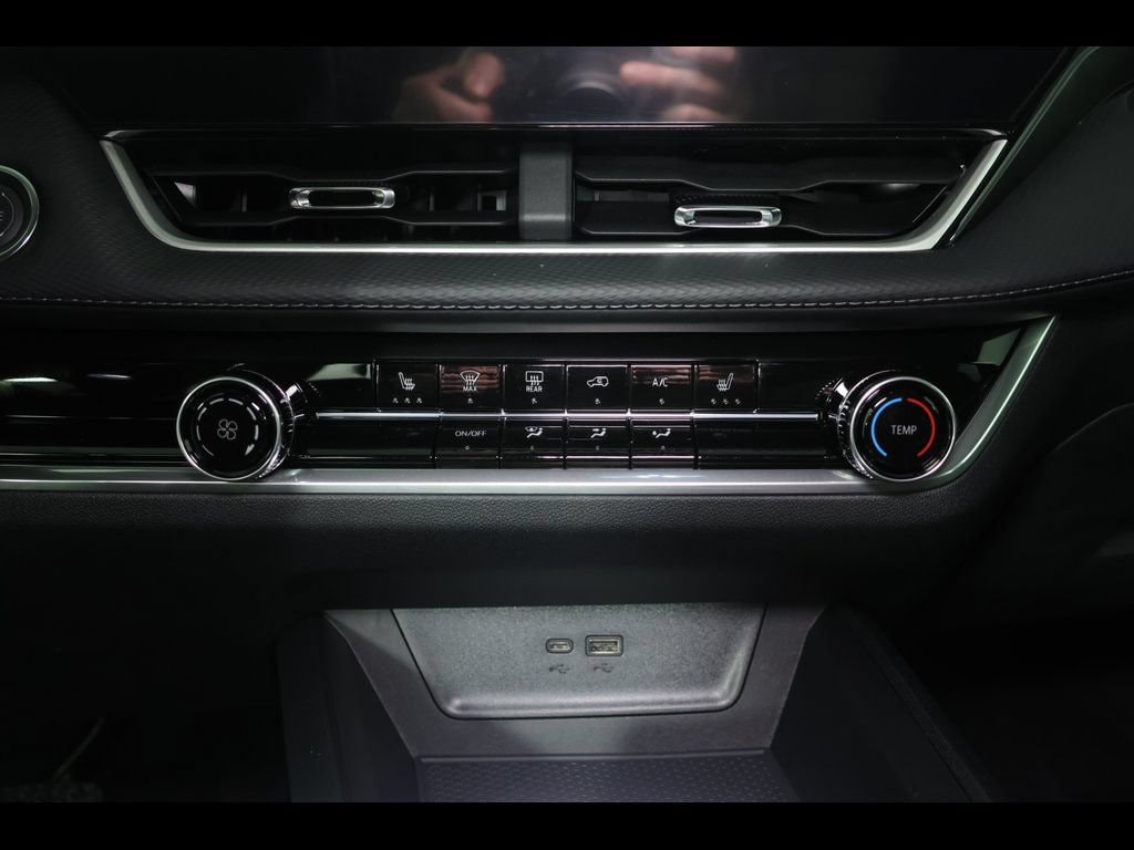2027 Chevrolet Equinox LT - Photo 20