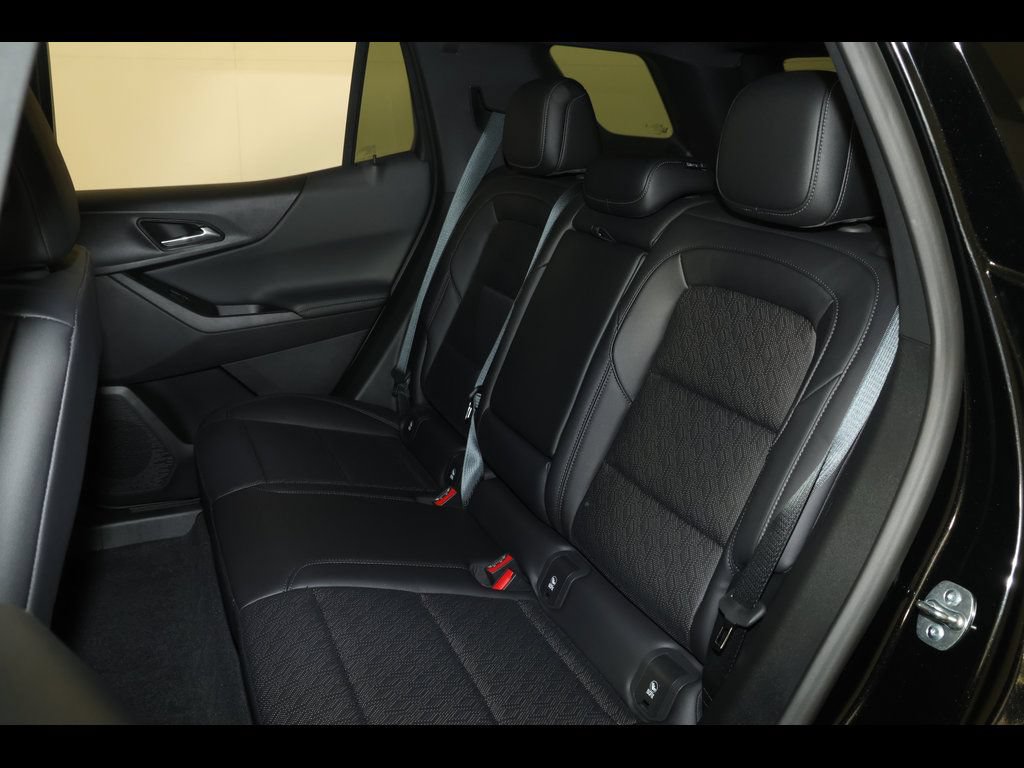 2027 Chevrolet Equinox LT - Photo 25