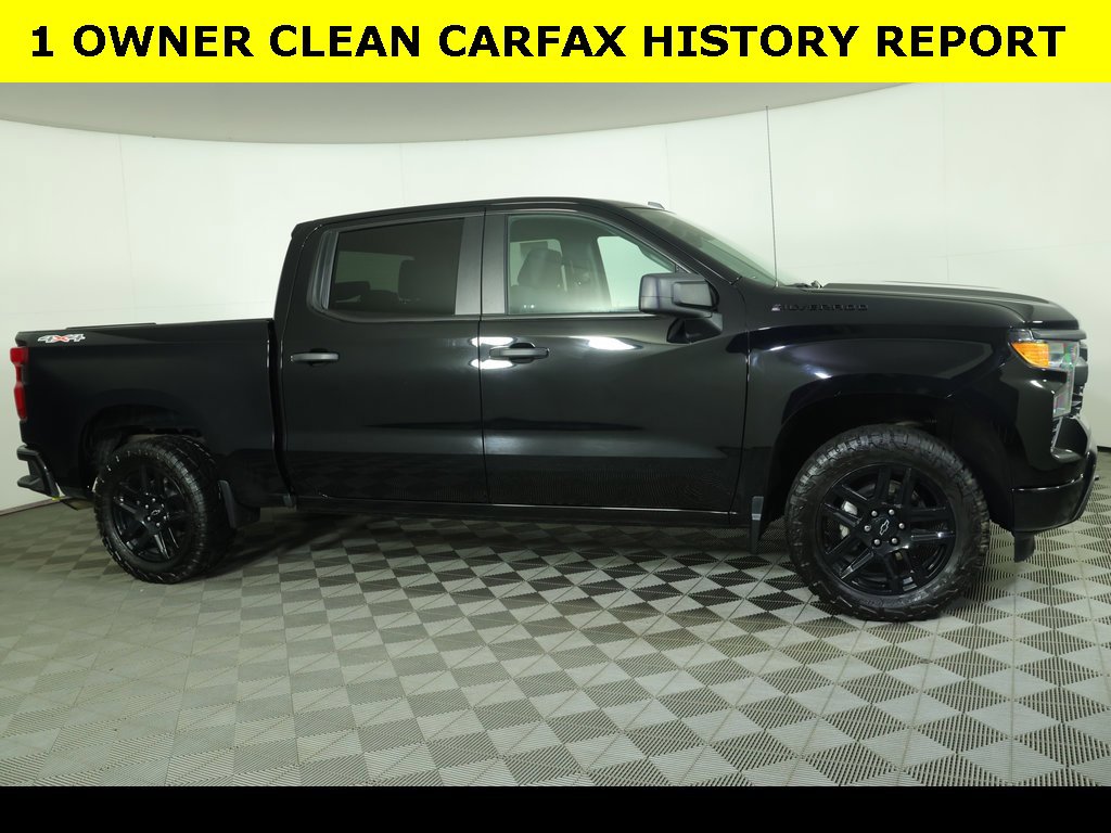 2024 Chevrolet Silverado 1500 Custom photo 3