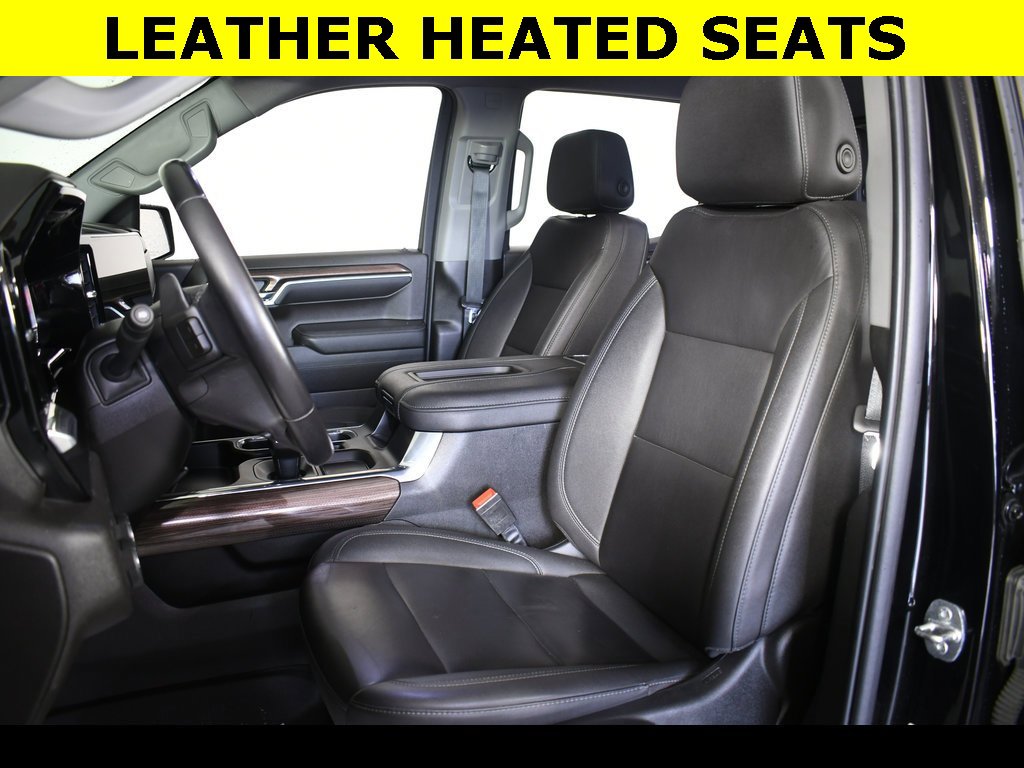 2022 Chevrolet Silverado 1500 RST photo 2