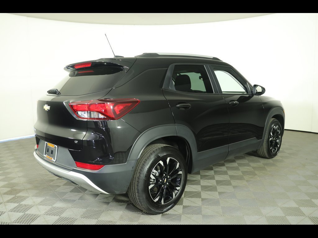 2023 Chevrolet Trailblazer LT photo 2
