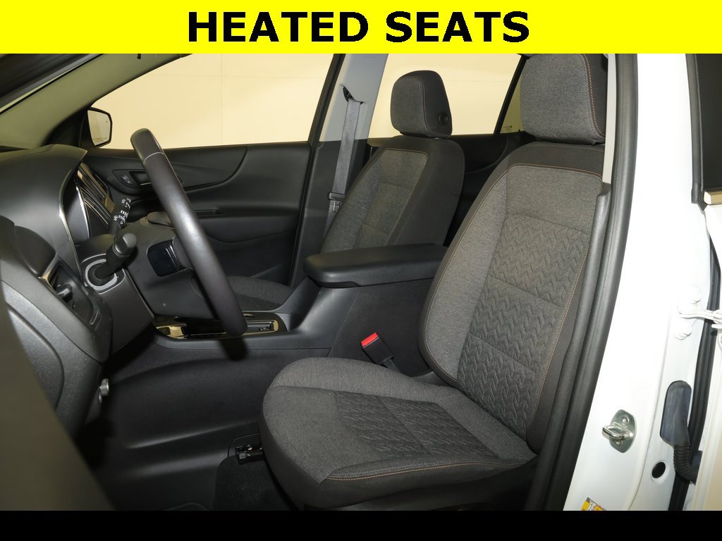 2022 Chevrolet Equinox LT photo 2