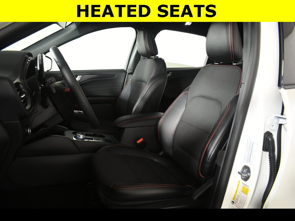 2024 Ford Escape ST-Line photo 3