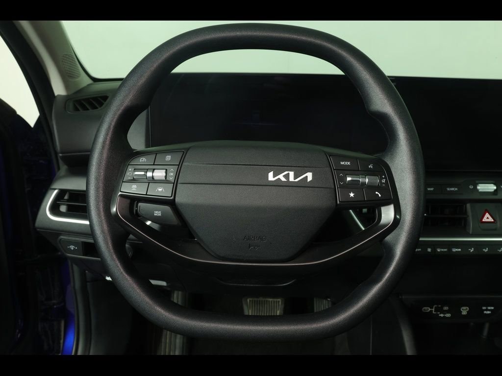 2025 Kia K4 LXS - Photo 23