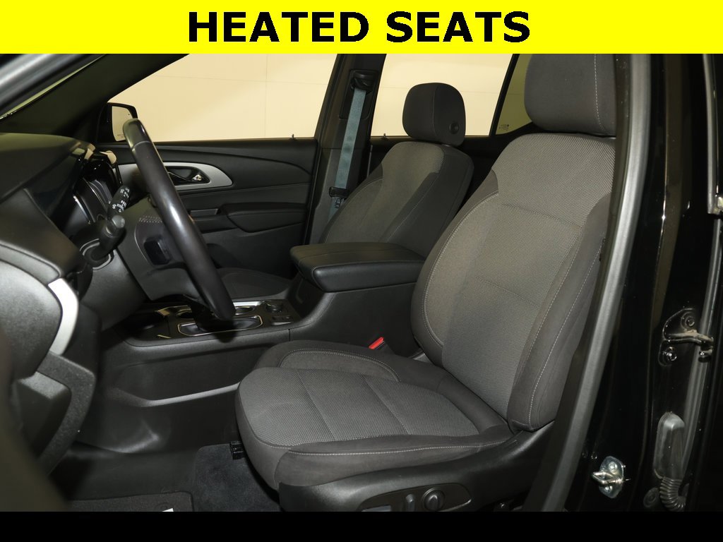 2022 Chevrolet Traverse Cloth photo 2