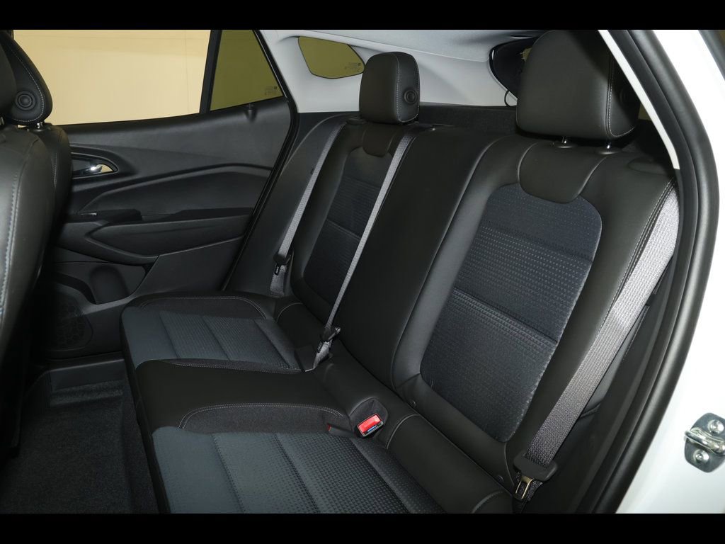 2026 Chevrolet Trax LT - Photo 18
