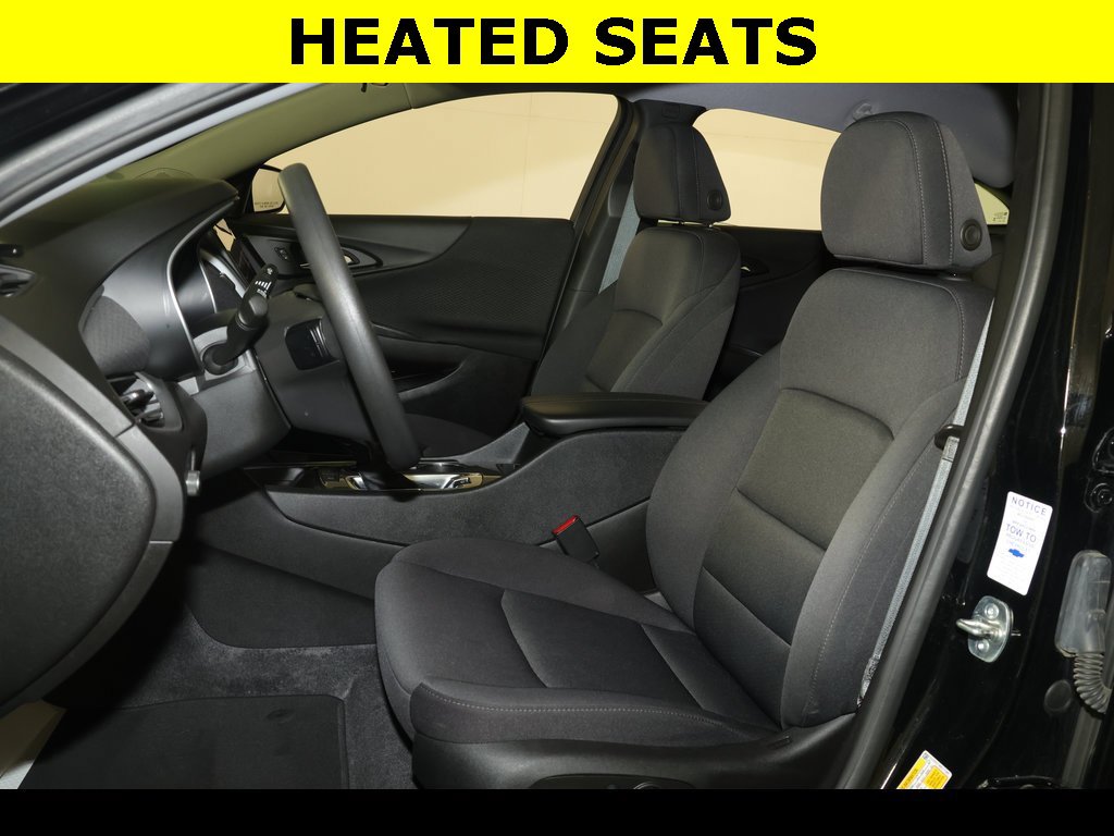 2024 Chevrolet Malibu 1LT photo 2
