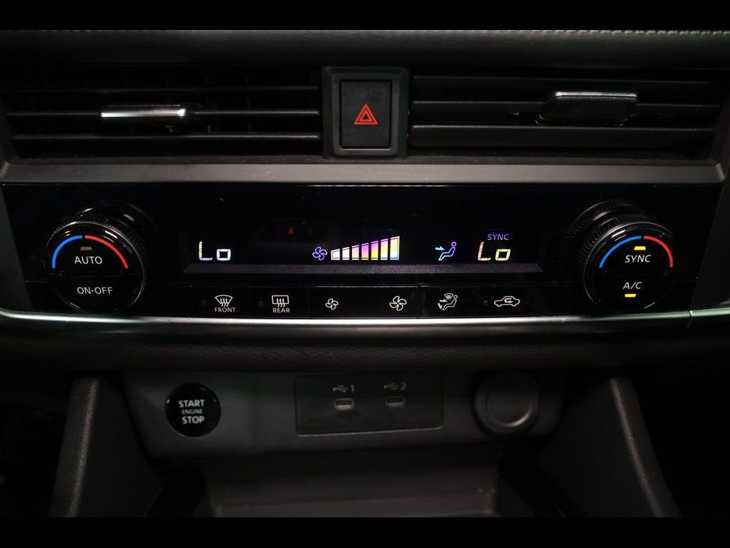 2025 Nissan Rogue SV - Photo 13