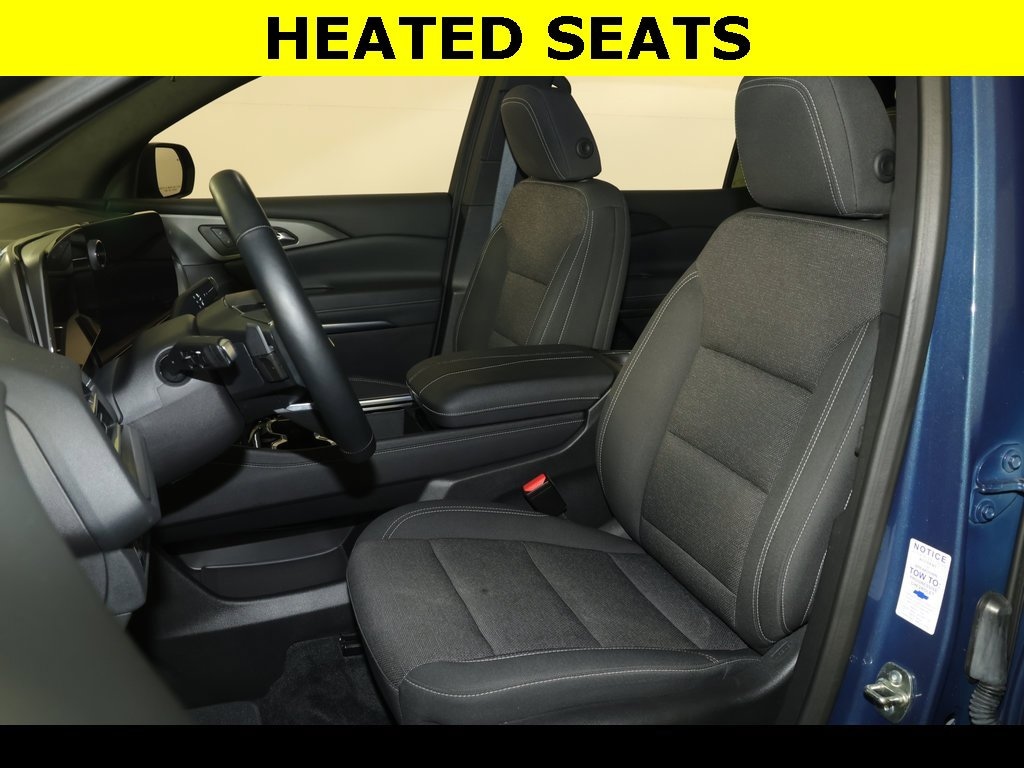 Used 2025 Chevrolet Traverse LT SUV