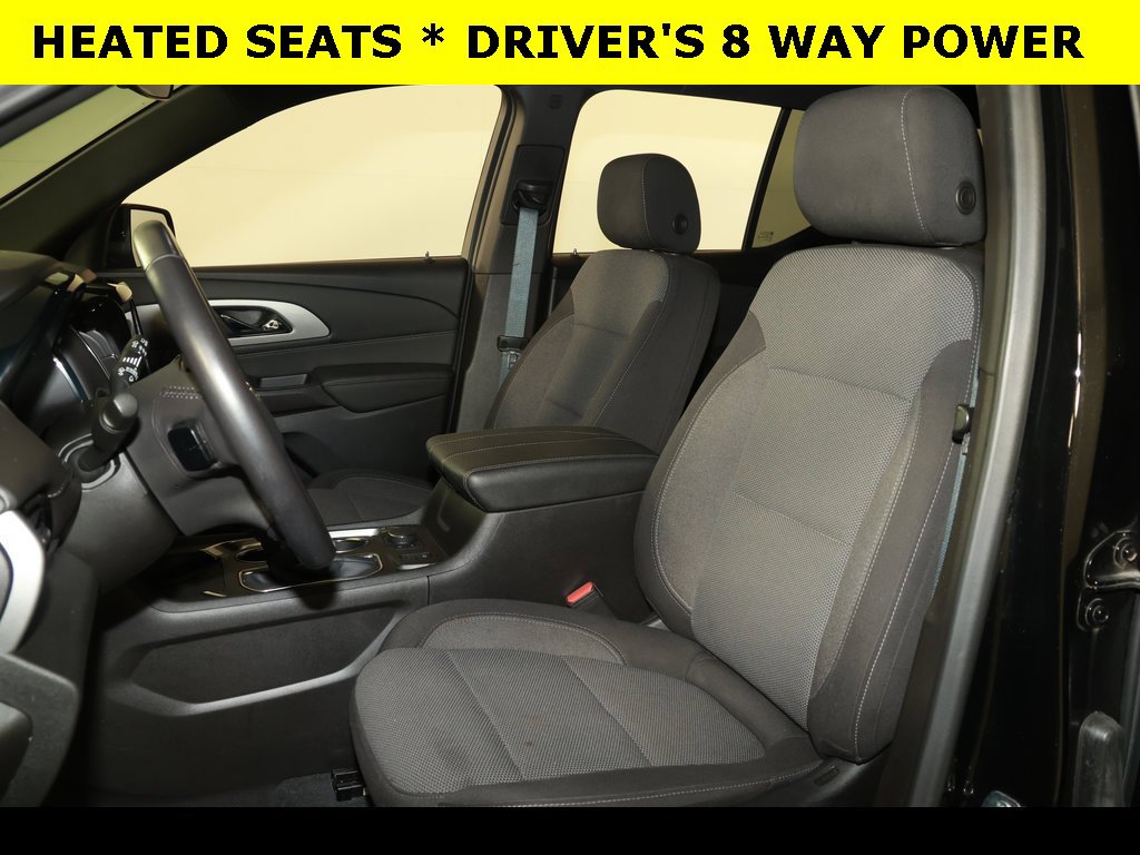 2022 Chevrolet Traverse Cloth photo 2