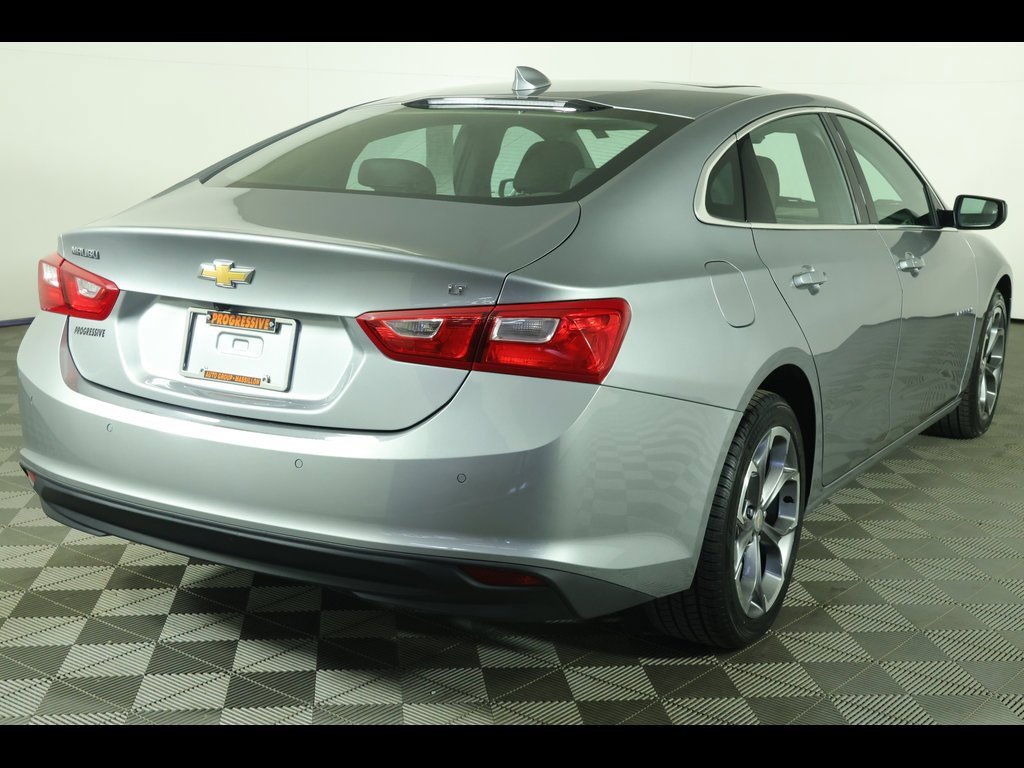 2024 Chevrolet Malibu 1LT photo 2