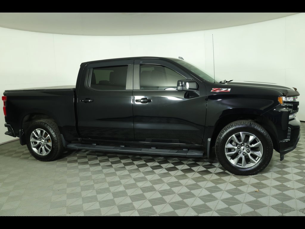 2019 Chevrolet Silverado 1500 RST photo 2