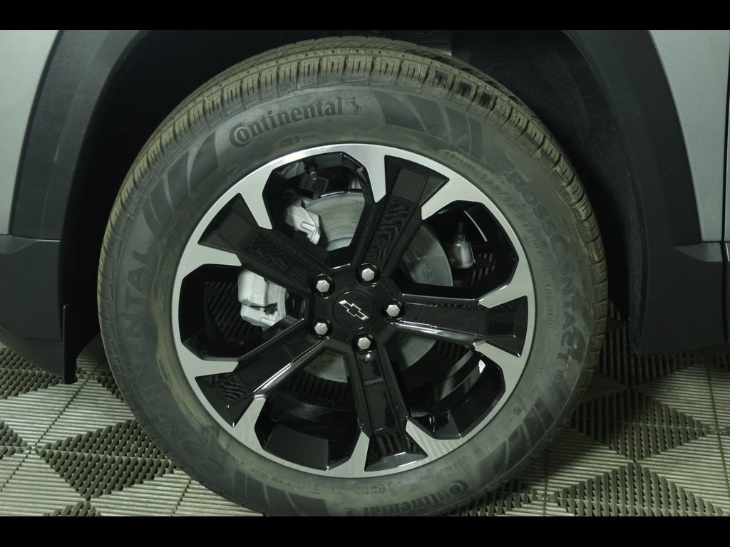 2026 Chevrolet Equinox LT - Photo 12