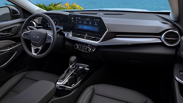 2024-Trax-interior-tech.png