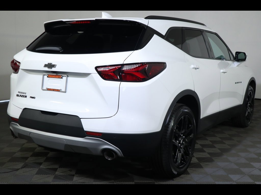 2022 Chevrolet Blazer 2LT photo 2