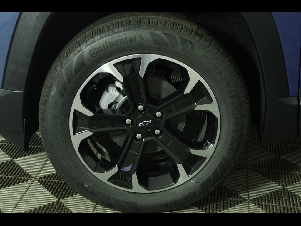 2026 Chevrolet Equinox LT - Photo 11