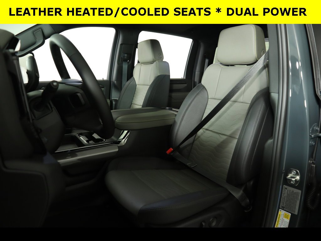 2025 Chevrolet Silverado 2500HD ZR2 photo 3