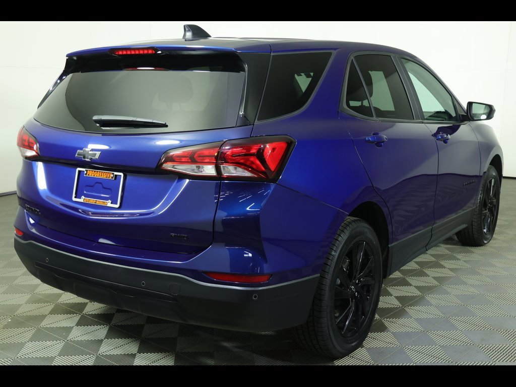 2023 Chevrolet Equinox LS photo 2