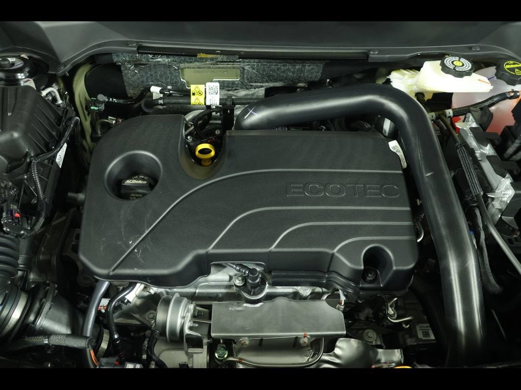 2027 Chevrolet Equinox LT - Photo 17