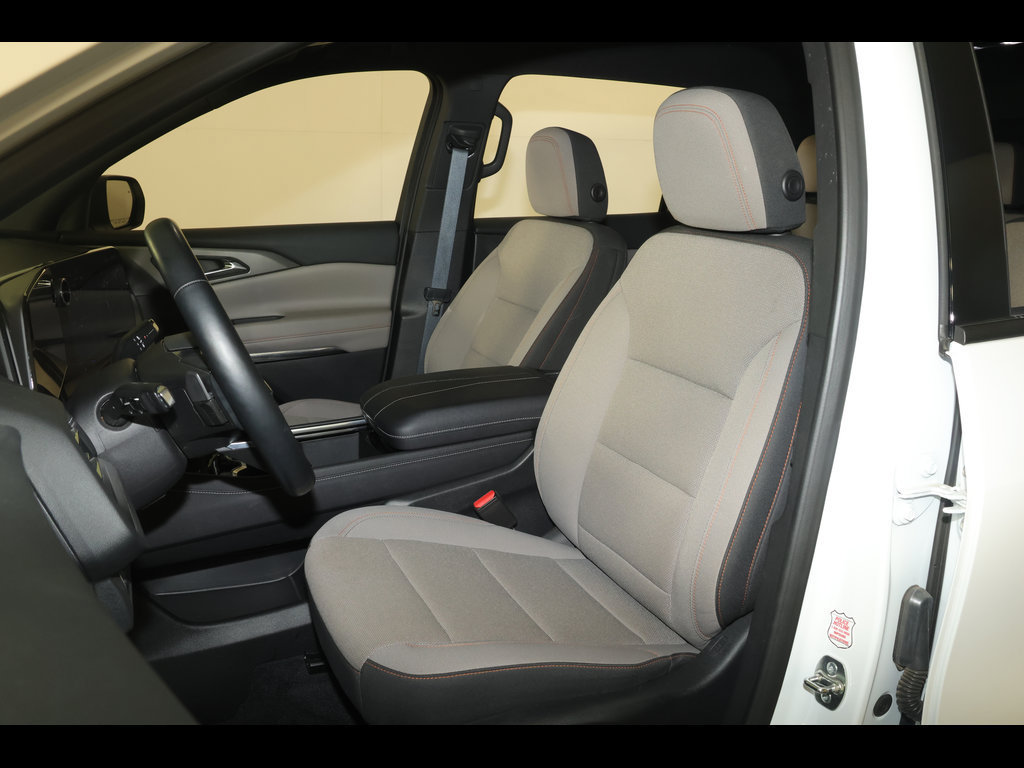 2025 Chevrolet Traverse LT - Photo 25