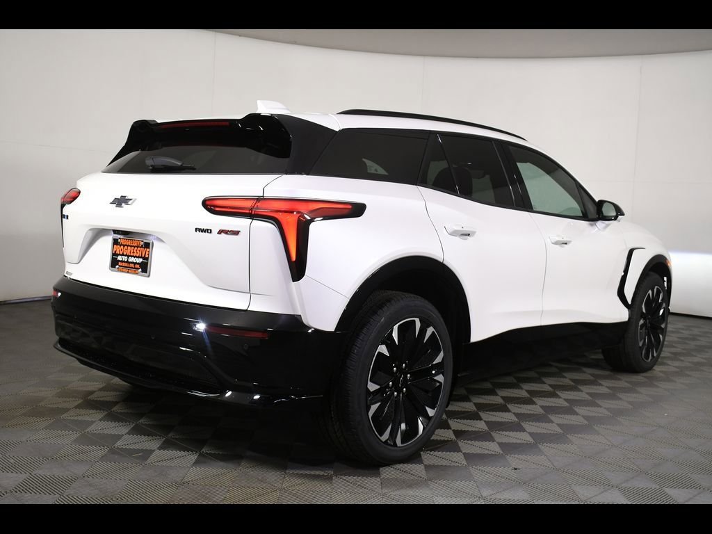 2025 Chevrolet Blazer EV RS photo 2