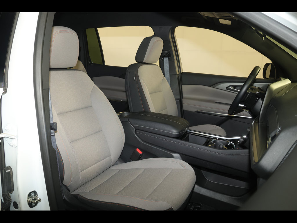 2025 Chevrolet Traverse LT - Photo 32