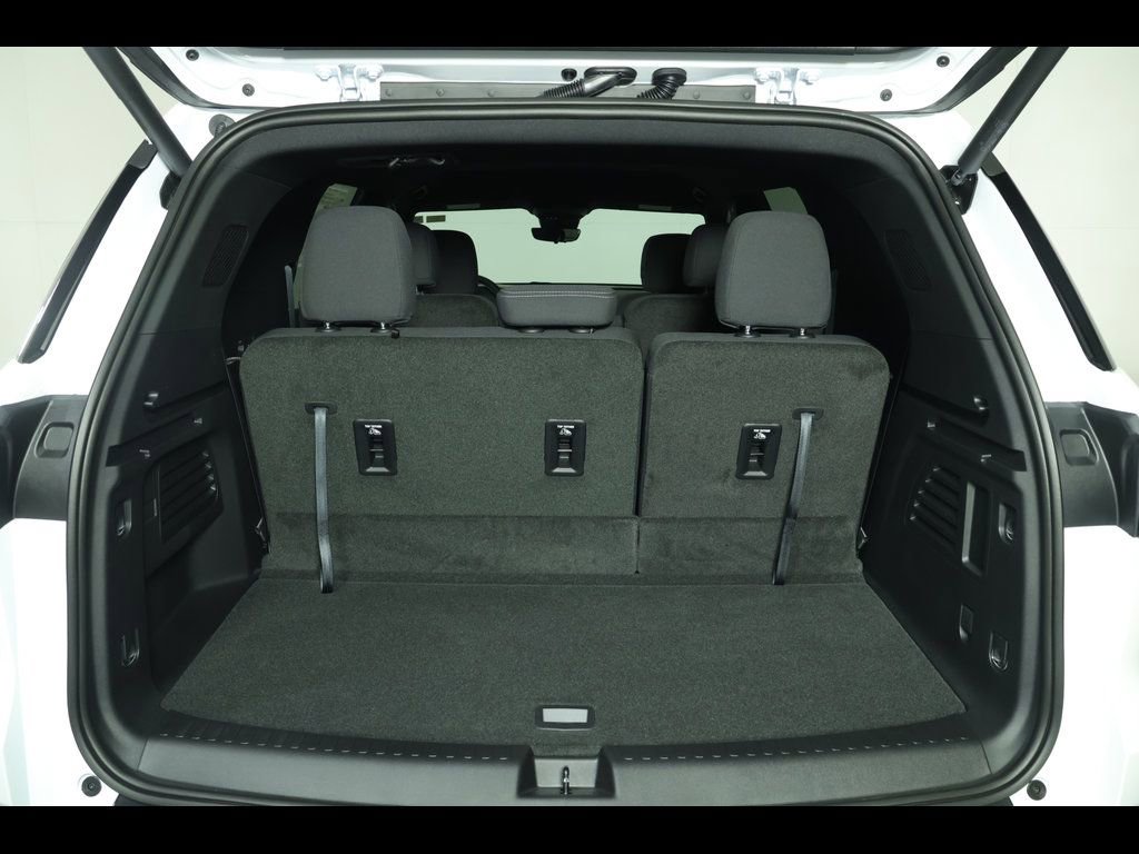 2026 Chevrolet Traverse LT - Photo 13
