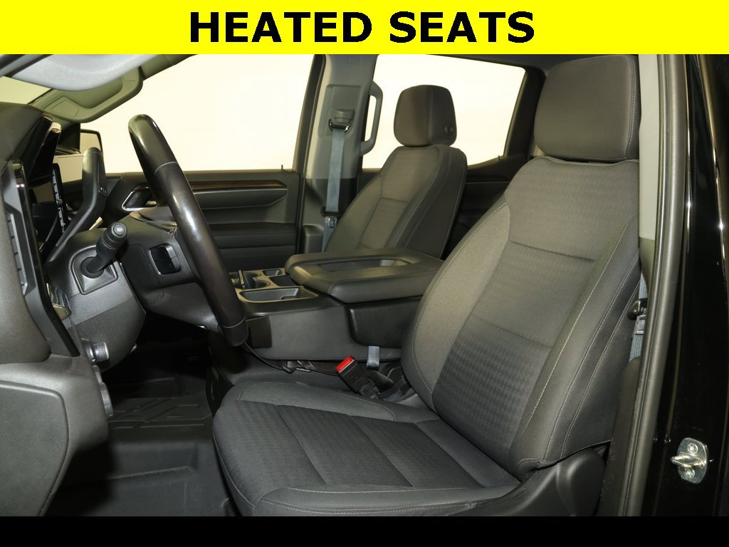 2022 Chevrolet Silverado 1500 RST photo 2