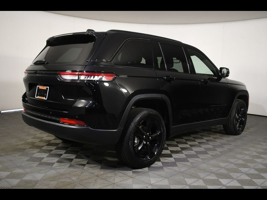 Used 2023 Jeep Grand Cherokee Altitude with VIN 1C4RJHAG1PC519419 for sale in Massillon, OH