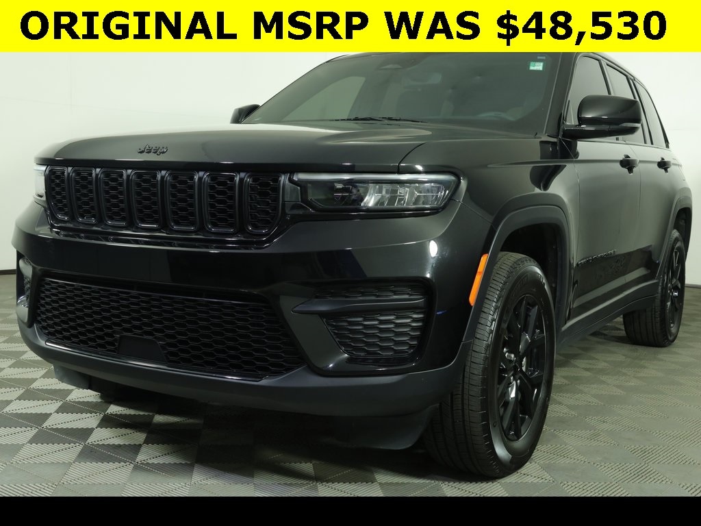 Used 2023 Jeep Grand Cherokee Altitude SUV