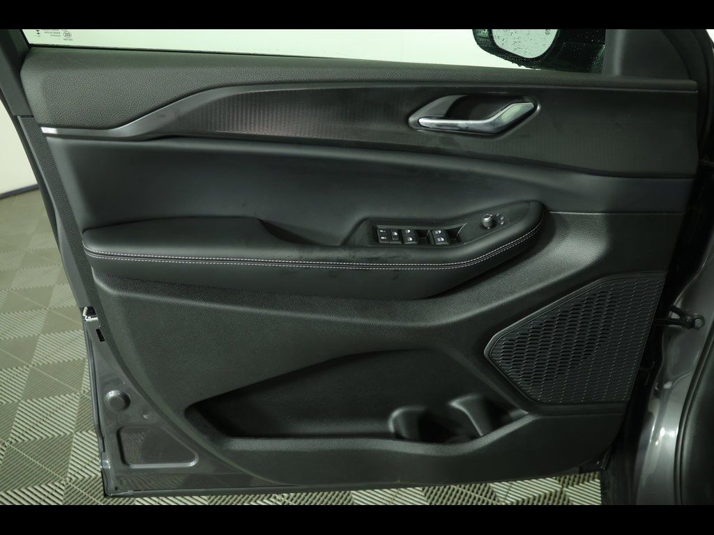 2025 Jeep Grand Cherokee L Altitude - Photo 20