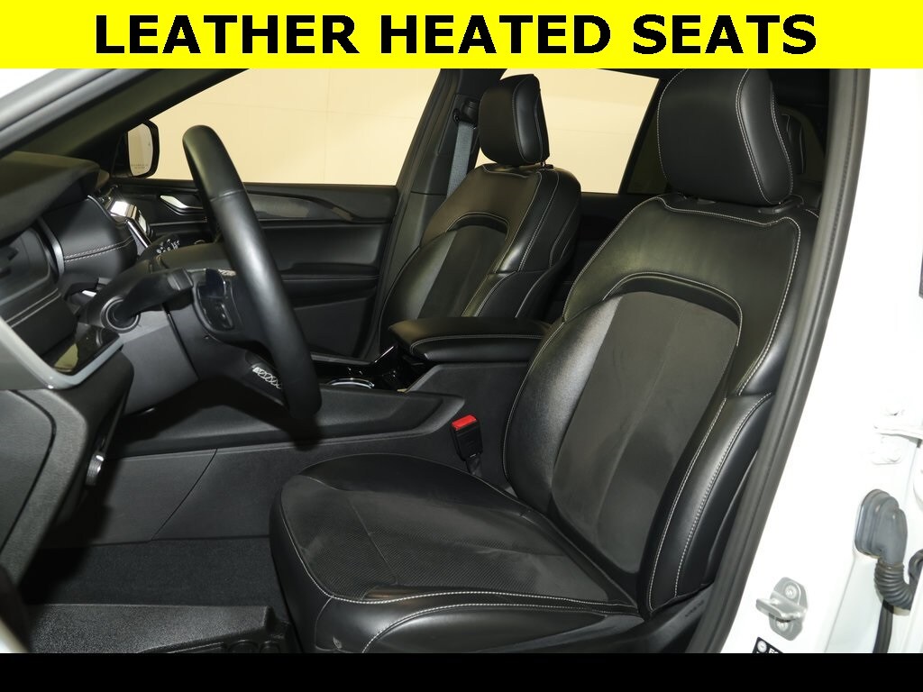 2022 Jeep Grand Cherokee Altitude photo 3