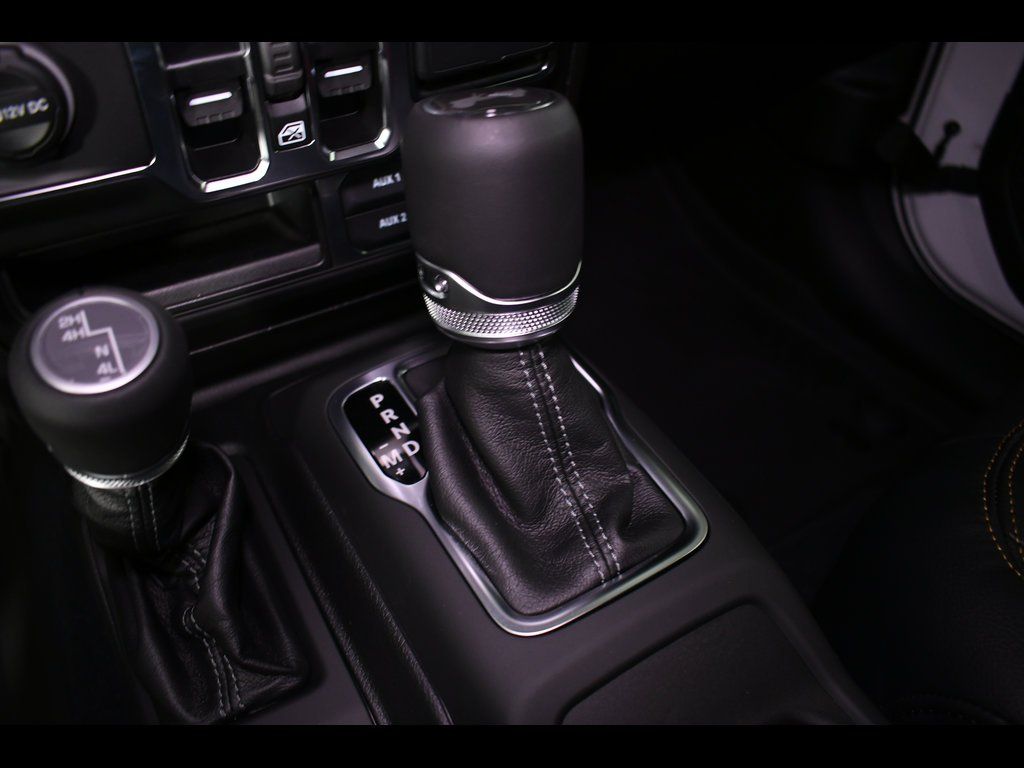 2025 Jeep Wrangler 4-Door Sahara - Photo 19