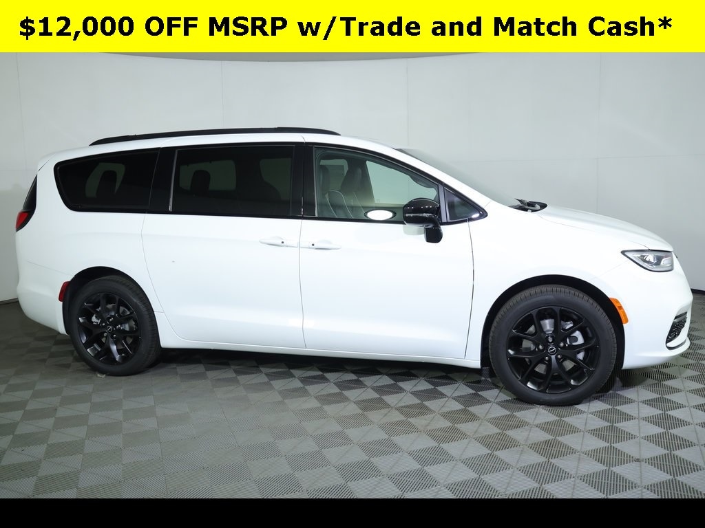 2026 Chrysler Pacifica Passenger Van 