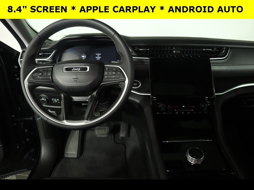 2023 Jeep Grand Cherokee Laredo X photo 3