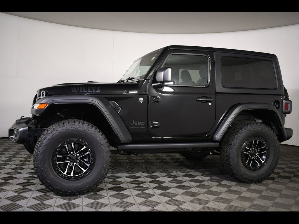 2025 Jeep Wrangler Willys photo 2