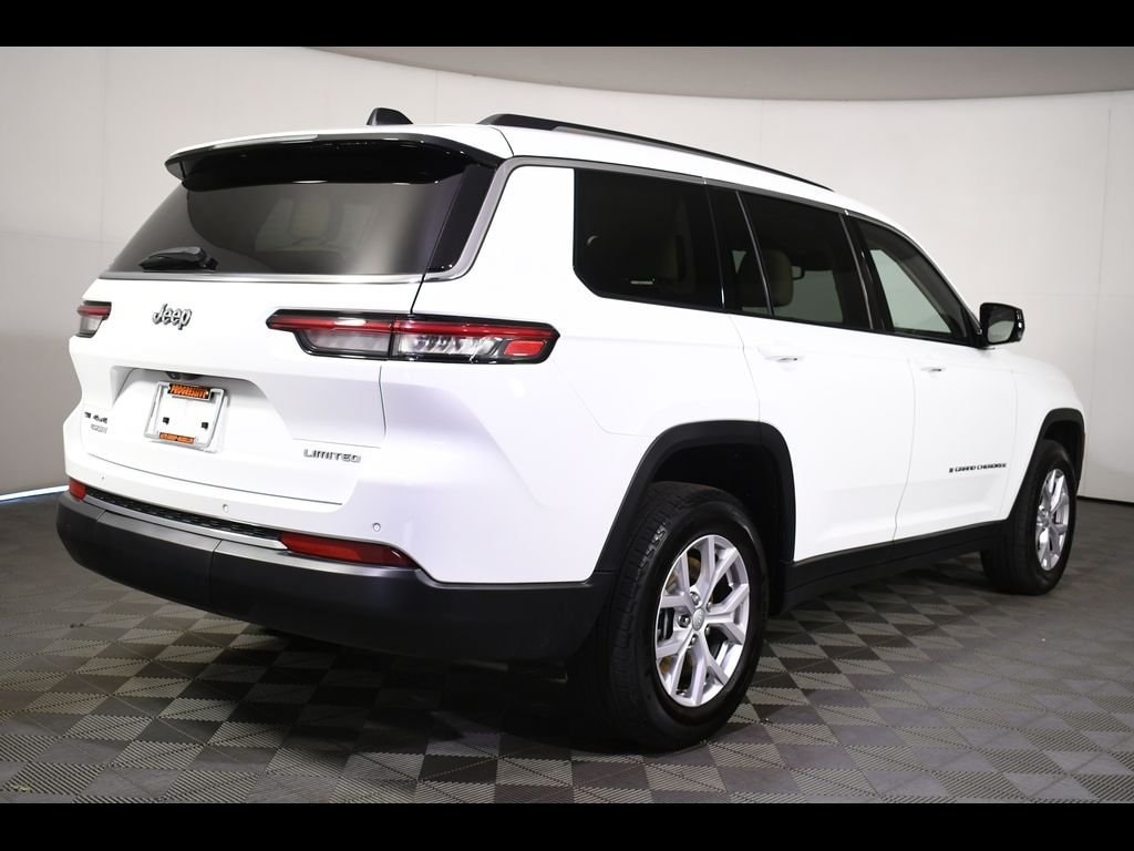 Used 2021 Jeep Grand Cherokee L Limited with VIN 1C4RJKBG1M8212360 for sale in Massillon, OH