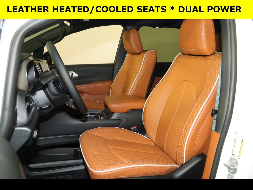 New 2026 Chrysler Pacifica PINNACLE AWD Passenger Van