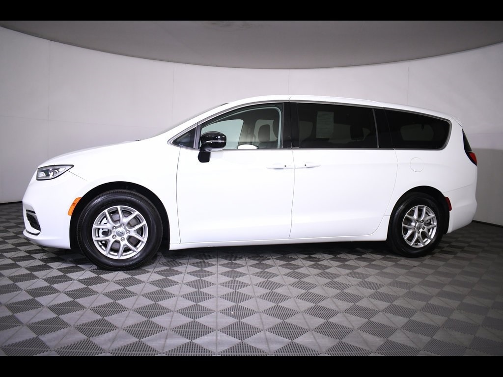 Used 2024 Chrysler Pacifica Touring L with VIN 2C4RC1BGXRR175891 for sale in Massillon, OH