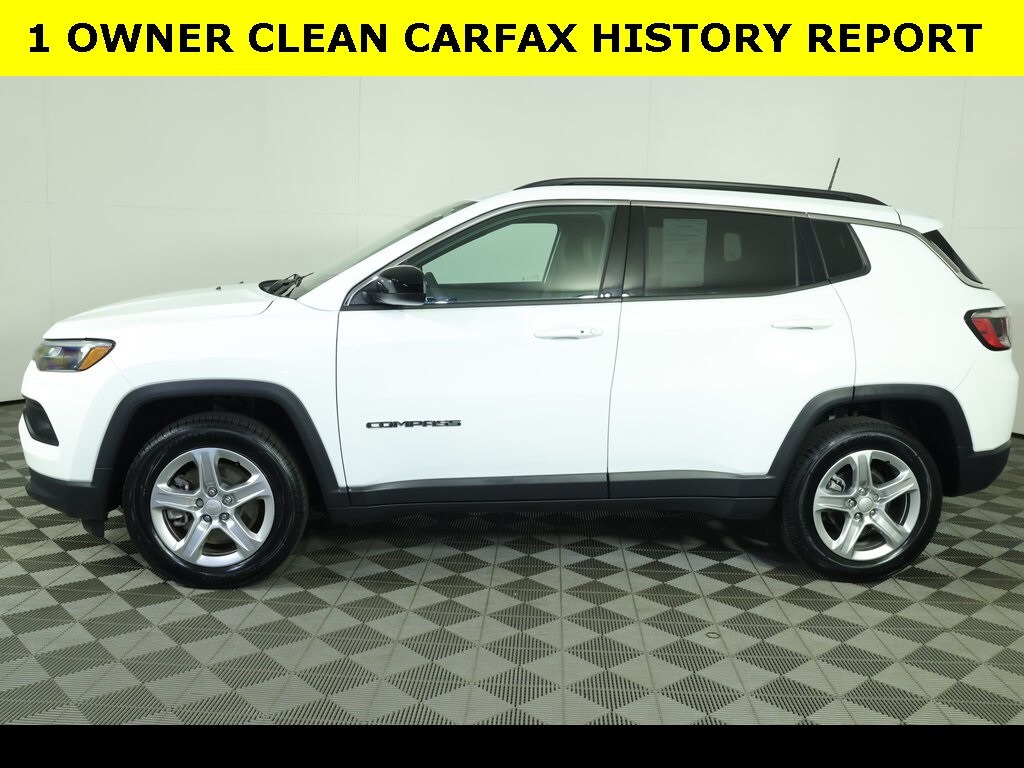 2023 Jeep Compass Latitude photo 3