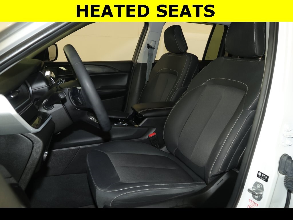 Used 2023 Jeep Grand Cherokee Laredo SUV