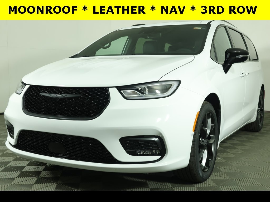 2026 Chrysler Pacifica Passenger Van 