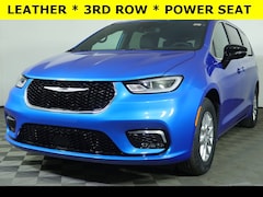 2026 Chrysler Pacifica SELECT Passenger Van