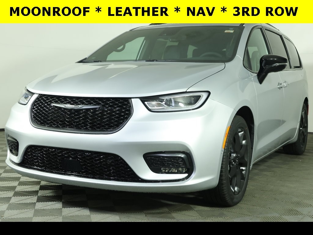 New 2026 Chrysler Pacifica LIMITED Passenger Van