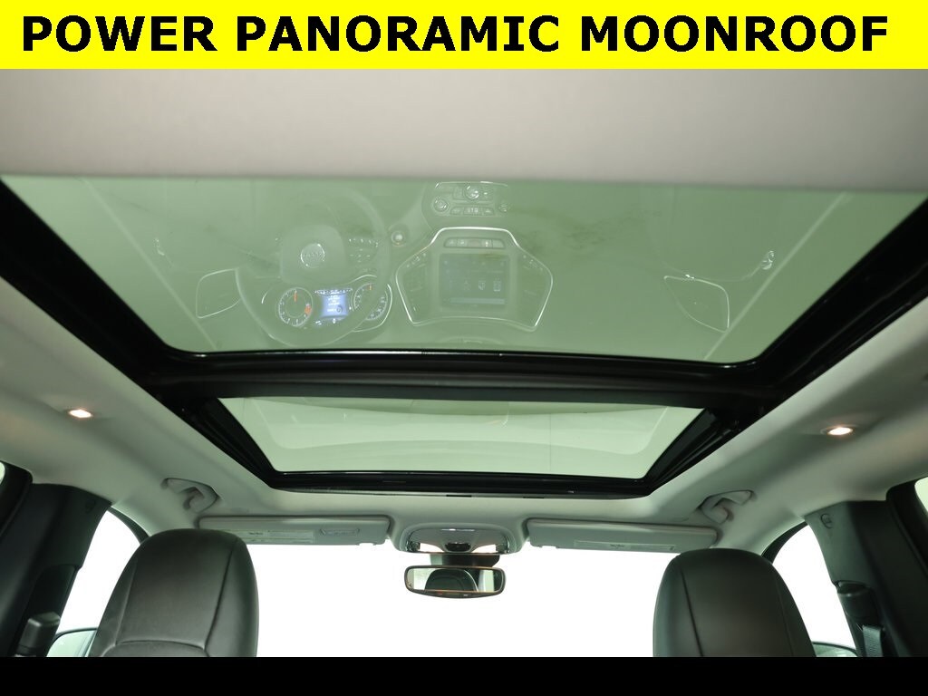 2023 Jeep Cherokee Altitude Lux photo 3