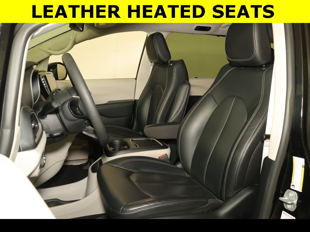 Used 2022 Chrysler Pacifica Touring L Minivan/Van