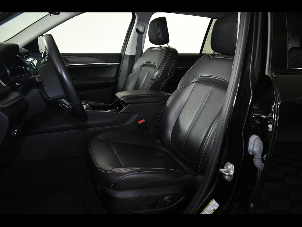 Used 2022 Jeep Grand Cherokee L Limited with VIN 1C4RJKBG6N8561919 for sale in Massillon, OH