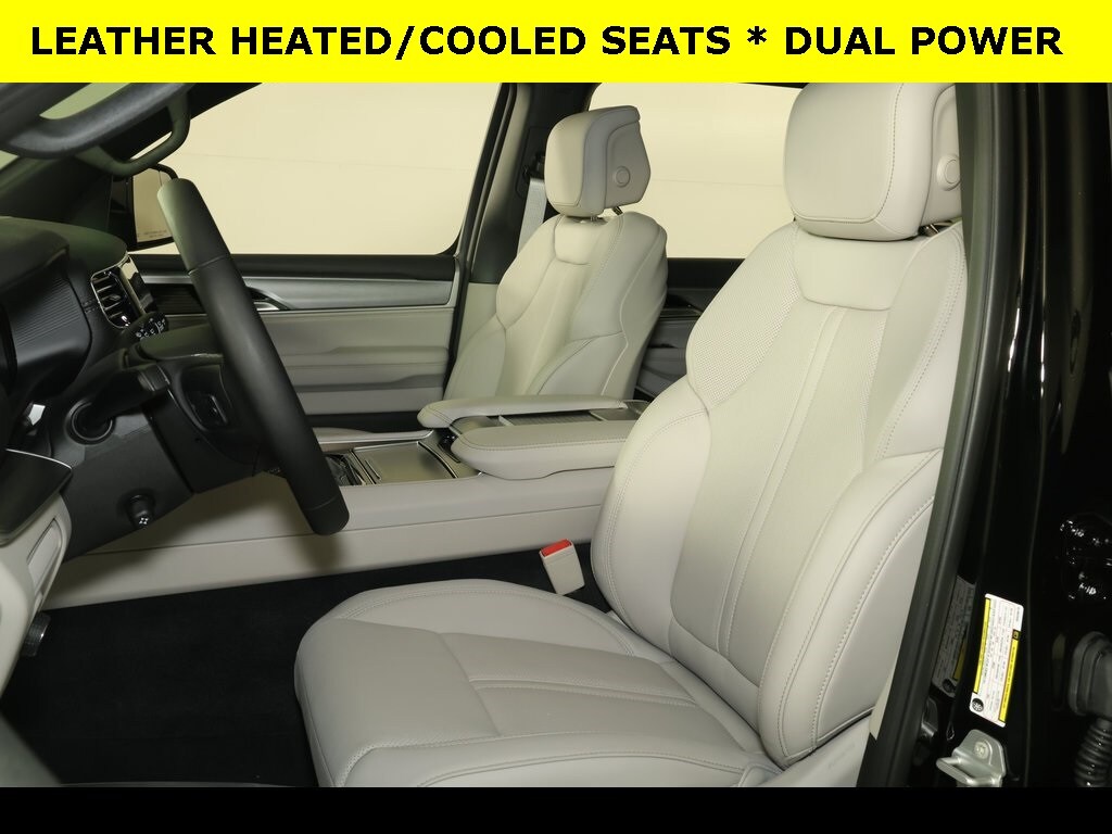 2025 Jeep Wagoneer Limited photo 3